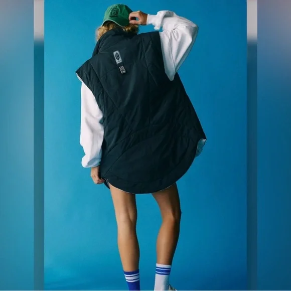 Slalom Reversible Fleece $168
XS Black nwot - Picture 2 of 2